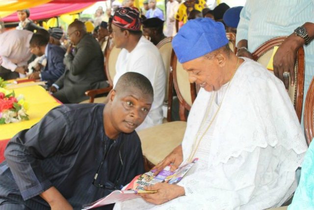 PMParrot's Olayinka Agboola, with the Alaafin of Oyo, Oba (Dr) Lamidi Adeyemi...at a recent event...