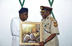 Nigeria Imigration To Commence Issuance Of Passports With 10-Years’ Validity Soon The Deputy governor of Oyo State, Otunba Moses Alake Adeyemo (left) presenting a gift to the Comptroller General of Nigeria Immigration Service, Muhammed Babandede during his courtesy visit to governor's office, Ibadan on Monday…