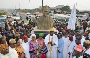 Aregbesola Commissions Project To Honour Late Ooni, Three Other Projects From right…front row, Osun’s outgoing governor, Ogbeni Rauf Aregbesola; the eldest son of the former Civilian Governor Western Region of Nigeria, Prince Ishola Aderonmu Adesoji; the Ooni of Ife, Oba Adeyeye Enitan Ogunwusi; Eldest child of Chief Obafemi Awolowo, Chief (Mrs) Tola Oyediran; deputy governor Titi Laoye-Tomori; governor-elect, Mr. Gboyega Oyetola; his deputy, Mr. Benedict Gboyega Alabi and others, during the commissioning of Oba Adesoji Aderemi Way, named after the former Civilian Governor along ring road, Osogbo on Monday…