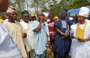 Ipetumodu Day 2018: Prince Oyewusi Sends Congratulatory Message Prince Akinyode Oyewusi addressing his people during programme