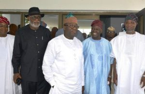 Photo: When Akeredolu, Aregbesola, Others Met With Akande In Osogbo L-R: Osun Governor-elect, Mr. Isiaka Gboyega Oyetola (AKA Ileri Oluwa); Governor Rotimi Akeredolu of Ondo State; his Ekiti State counterpart, Dr. Kayode Fayemi; former Chairman of All Progressive Party, Chief Adebisi Akande and outgoing Governor Rauf Aregbesola of Osun, after the meeting…