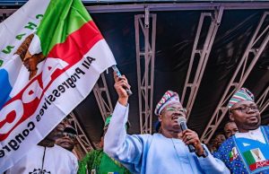Adelabu Was Not Imposed On Me By Tinubu – Ajimobi Clarifies Governor Abiola Ajimobi, left, with Chief Adebayo Adelabu, Oyo APC's guber candidate...at the rally...