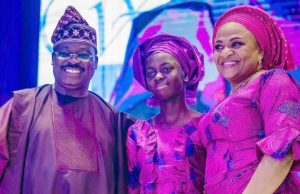 Photo: Day Oyo Gave University Education Scholarship To Best Female Student L-R: Oyo State Governor, Senator Abiola Ajimobi, the best performing female student from a public school, Miss Itunuoluwa Joel; and wife of the governor, Dr (Mrs) Florence Ajimobi, during the presentation…