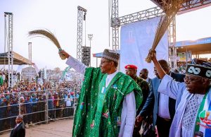 Lagos Presidential Campaign: Movement On 18 Roads Restricted President Muhammadu Buhari acknowledging the people of Osun State...