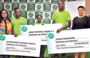 2019 Special Olympics: Day Globacom Boosted Three Paralympians The Executive Director, Legal Services of Globacom, Mrs. Gladys Talabi, with Nigeria’s Paralympians, Oyinkansola Givens Joseph, Tejumola Ogunlela, Chima Maduakor, as well as State Head, SME, Lagos Zone, Marie Macfoy, when Globacom presented cheques to some members of Nigeria’s team to the Special Olympics World Summer Games slated for Abu Dhabi, United Arab Emirates…recently…