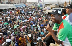 Oyo Guber: Seyi Makinde Takes Campaign To Akinyele LGA Oyo State PDP governorship candidate, Engr Seyi Makinde addressing the people of moniya during his campaign in Akinyele local government of Oyo State...