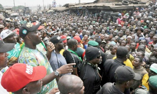 Engr Seyi Makinde addressing the people of Agodi-Gate at the rally…