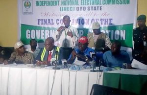 INEC Says PDP’s Seyi Makinde Is Governor-Elect Of Oyo State, To Address Mediamen On Monday Morning INEC Returning Officer, Professor Oluwatoyin Ogundipe with Resident Electoral Commissioner, Barrister Mutiu Agbaje during the declaration