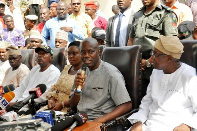 From right, Oyo State’s Deputy governor-elect, Engr Raufu Olaniyan, governor-elect, Engr Seyi Makinde, his wife, Omini, PDP State party chairman, Alhaji Kunmi Mustapha and Oyo South senator-elect, Dr Kola Balogun during the press conference…