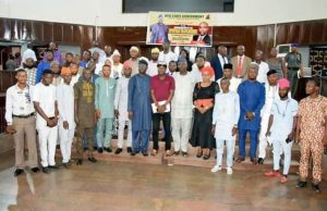 Third Assembly Of Youth Parliament Members Inaugurated By Oyo Assembly Speaker, Olagunju Ojo Speaker, Hon. Olagunju Ojo (7th from left), Hon. Akeem Ige and Hon. Fatai Adesina in a group photograph with the newly inaugurated Parliamentarians at the House of Chiefs…