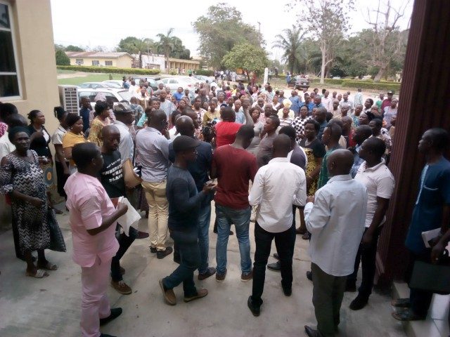 Workers of the College of Education, Ikere Ekiti protesting the sacks of five senior staffs of the institution recently