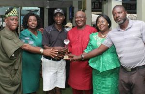 Adetiminrin, Oyome Win IGC Captain’s Kitty As Sunmonu Want Oyo Schools To Embrace Golf Captain IGC Col. Ade Sumonun (third from right), the overall winner Adetiminrin Adekunle, the lady Captain Sade Oni (third from right) during the prize presentation at ‘captain's kitty’ of the Ibadan Golf Club…