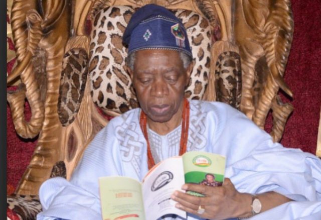 ...the late Olowo of Owo, Oba Folagbade Olateru Olagbegi