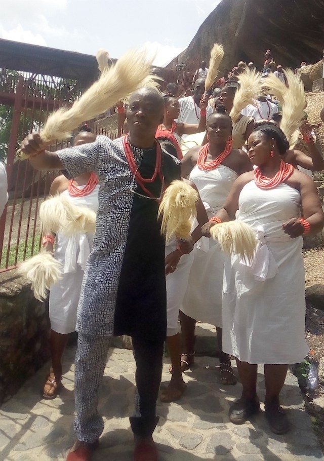 The Director-General, Ekiti State Council for Arts and Culture, Wale Ojo-Lanre...with his people doing their best for their state....