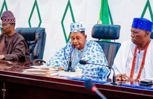 Alaafin Reveals Traditional Rulers’ Plans To End Kidnappings In Yorubaland L-R: Oyo State Governor, Senator Abiola Ajimobi; Alaafin of Oyo, Oba Lamidi Adeyemi; and Eleruwa of Eruwa, Oba Samuel Adegbola, during a visit by the state's traditional rulers, led by Alaafin, to the governor, in his office, in Ibadan... on Monday