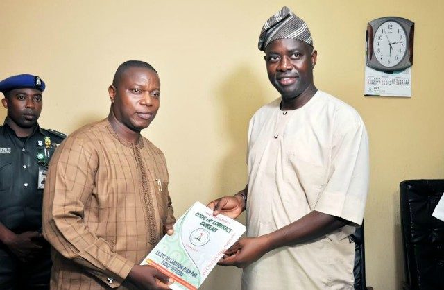Oyo State governor elect, Engr Seyi Makinde, right, at the event with Mr Moses Atobatele…
