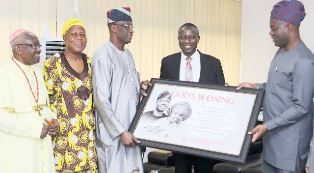 L-R: Former Prelate of Methodist Church Nigeria, Bishop Ola Makinde, Pro- Chancellor, Precious Cornerstone University, Dr Bayo Adegoke, chairman, board of trustees, General Oladayo Popoola, Chancellor, Bishop Wale Oke presenting a picture frame to Oyo State’s governor, Engr Seyi Makinde during the visit…