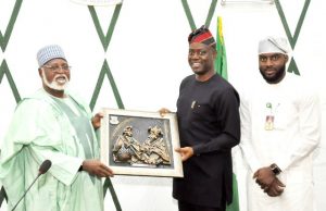 General Abdulsalami Confident Of Makinde’s Ability To Deliver Oyo State Governor, Mr Seyi Makinde (middle) presenting artwork frame to Former Head of State, Alhaji Abdulsalami Abubakar while the Speaker Oyo State House Assembly, Hon Adebo Ogundoyin looks on…