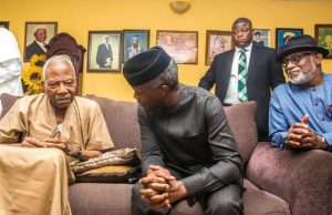 Olakunrin’s Killing: Osinbajo Visits PA Fasoranti, Says Soldiers Will Now Be Deployed To Highways L-R: Pa Reuben Fasoranti, Vice President Yemi Osinbajo and Governor Oluwarotimi Akeredolu...