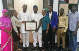 Arc Hassan Giwa Receives NAUS Outstanding Leadership Award