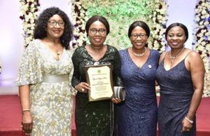 Photo: Akeredolu’s Wife Honoured By Old Schoolmates