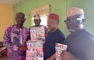 Photo: When NUJ’s National President Endorsed Parrot Xtra Magazine In Ekiti