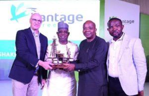 Photo: Shell Bags Award For Supporting Local Service Companies