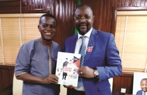 Photo: When Sunday Dare Endorsed Wale Okediran’s Movie