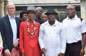 Photo: When Netherlands’ Ambassador Visited Shell’s Clean-Up Site