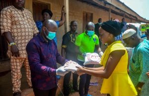 Oyo NYSC Member Distributes Foodstuffs To 200 Households