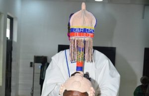 Fayemi To New Olomu Of Ilomu Ekiti: Ensure Peace In Your Domain The New Olomu of Ilomu Ekiti, Oba Omobiire after he was officially installed as a New Oba by the Government of Ekiti State