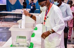 Ondo APC Guber Primary: Oyetola Congratulates Akeredolu, Says ‘It’s Time To Establish Unity In Our Party’ Ondo's Governor Oluwarotimi Akeredolu...casting his vote...(tribuneonline.ng image)