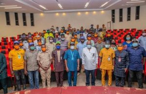 Second Term: NANS Pledges Support For Akeredolu, Hailed For High Performance Ondo's Governor Oluwarotimi Akeredolu in a group picture with the powerful NANS delegation...