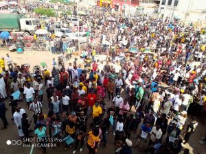 teeming youths at the Ibadan ENDSARS rally