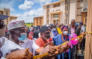 Excitement As Akeredolu Commissions New Admin-Complex At Campus Radio In Rugipo Ondo's Governor Oluwarotimi Akeredolu of Ondo State at the event with others...