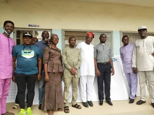 IGS From left: Mr Odunayo Adebayo, Mr Oluwa Daniel, Mr Agbejimi (Vice principal), Mrs Olajide (Teacher), Mr Ismail Agbalaya, Mr Oladele (Principal), School Chaplain, Mr Ojesanmi-Davids Adebowale, Mr Oluwole Femi…