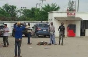 How Robbers Attacked Ekiti Bank On Friday ...the scene of the Iyin Ekiti bank robbery?