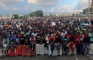 Lekki Shooting: UK-Based Group Condemns Action, Praises Sanwo-Olu, Tinubu ...protesters at Lekki Toll Gate...before the shooting started...