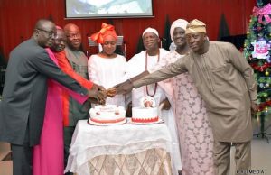 Maiden Xmas Carol: Ilaji Hotels/Sports Resort Hosts Dignitaries From left- Prince Adesina Araoye, Bishop Ademola Moradeyo, CEO, Ilaji Hotels and Sports Resort, Engr. Dotun Sanusi, his wife, Deaconess Joyce, the Onpetu of Ijeru Land, Oba Sunday Oyediran, his wife and a guest during the cutting of the cake at the event…