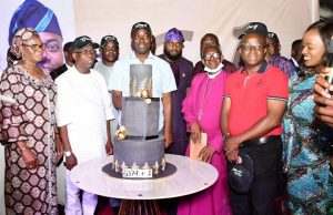 Photo: When Makinde’s Associates Celebrated Him @ 53 Oyo State Governor, Engr Seyi Makinde (middle); being assisted to cut the cake, from left, wife of the deputy governor, Prof (Mrs) Bolanle Olaniyan; deputy governor, Engr Rauf Olaniyan; Speaker, Oyo State House of Assembly, Hon Adebo Ogundoyin; Rt Rev Cornelius Adagba; Mr Peter Eledan and Director General, Due Process, Ms Tara Adefope…in Saki…