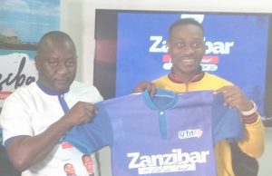 UfitFly Unveils Nollywood Star, Lateef Oladimeji As Brand Ambassador UfitFly's Team Leader, Evg Ajibola Ogunkeyede, left, with Nollywood Star, Lateef Adedimeji...