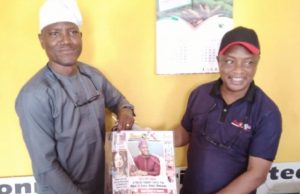 Gov Makinde’s Given Us Freedom To Tackle Insecurity– Alawode, Chairman, Ibadan South East LGA Pastor Oluwole Alawode, left, with Olayinka Agboola...during the visit to PMParrot's corporate headquarters...