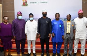 Photo: Makinde Inaugurates LAUTECH’s Governing Council Oyo State Governor, Seyi Makinde (middle); his deputy, Rauf Olaniyan (third left); Pro Chancellor/Chairman, Governing Council of Ladoke Akintola University of Technology, Prof Ayodeji Omole (third right); members, Adeosun Olukunle (second right); Hon Adekunle Bankole (right); Prof Lanre Olaniyan (second left) and Mrs Titilayomi Ahmadu…at the event…