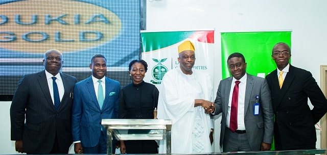 HB DUKIA PIX 1 L-R: Olawale Akoni (SAN), Managing Partner, Babalakin & Co; Olusegun Akanji, Divisional Head, Strategy & Business Solutions, Heritage Bank Plc; Ife Fashola, Group Chief Executive of KADARI Capital; Tunde Fagbemi, Chairman, Dukia Gold; Akin Akeredolu-Ale, MD of Lagos Commodities and Futures Exchange (LCFE) and Olusoji Elias, Council General, Dukia Gold, during the LCFE-Dukia Gold media parley held yesterday at the LCFE Trading Floor in Lagos