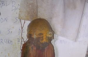 Scam Of N250m: Suspected Juju Scam Kingpin Nabbed By EFCC ...inside the 'shrine' of the suspect...