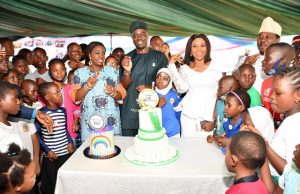 Photo: Makinde, Wife Host Orphanage Children Oyo State Governor, Seyi Makinde (middle); his wife, Tamunominini (his left side); Coordinator, Ark of Hope Foundation, Seyi Akinbohun (right) and the children of Orphanage cutting the cake during the event…