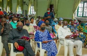 When Akeredolu Joined Others To Bid Farewell To Akin Olotu’s Wife ...Arakunrin Oluwarotimi Akeredolu, the governor of Ondo State, left, with wife and others at the event...