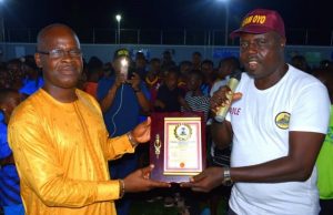 Day Ilaji’s Dotun Sanusi Became S’West’s Pillar Of Sports ...Engineer Dotun Sanusi, left, receiving his award from Hon Gbenga Adewusi...