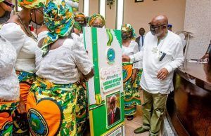 Life Transforming Governance: Day Akeredolu Was Commended By WOWICAN Ondo's Governor Oluwarotimi Akeredolu, right, with WOWICAN members...