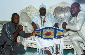 Day The Ooni Hosted Ridwan ‘Scorpion’ To Register Support For WBF Title Defense …the Ooni of Ife, HRM Oba Enitan Adeyeye (middle) with WBF Champ, Ridwan Scorpion Oyekola (left) and his manager Sola Ayodele…